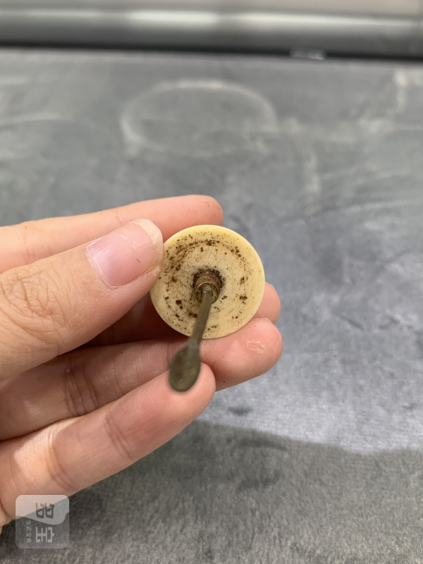 清晚期哥釉青花婴戏纹鼻烟壶（包铜口） - 图10